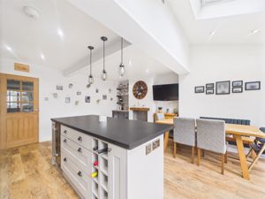 Kitchen/Diner- click for photo gallery